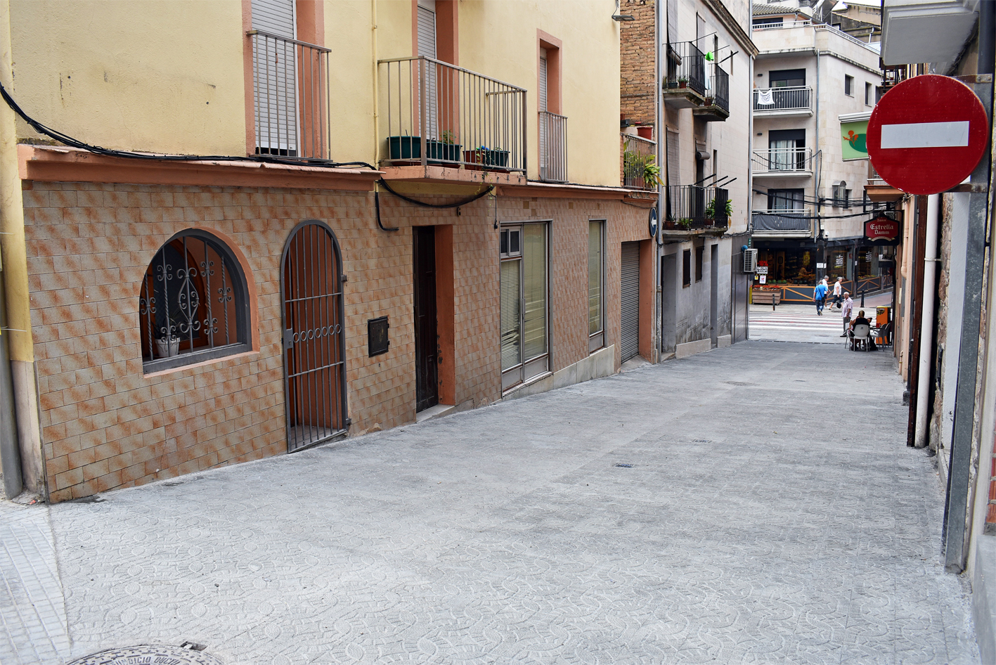 Es restableix el pas de vianants pel primer tram de l'avinguda Santa Bàrbara després de l'acabament de les obres