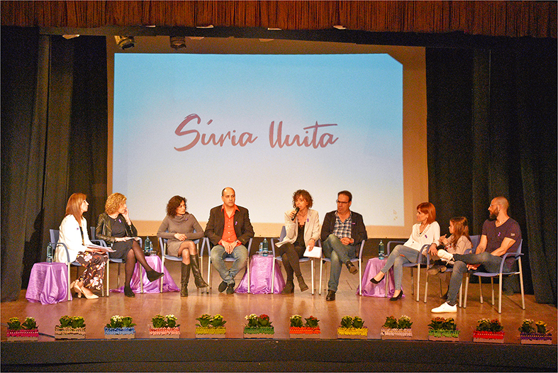 Taula rodona de la campanya Súria Lluita contra el cà ncer, al Teatre del Foment Cultural.