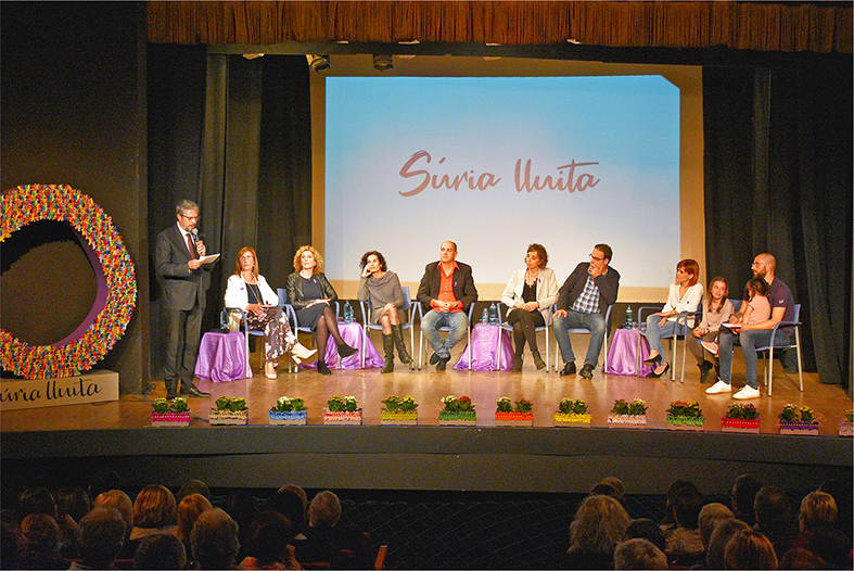L’alcalde Josep Maria Canudas parla al final de la taula rodona de la campanya Súria Lluita contra el cà ncer, al Teatre del Foment Cultural.