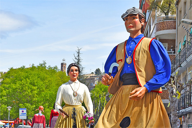 La colla gegantera de Navarcles, durant la cercavila de l’11a Trobada Gegantera de Súria.