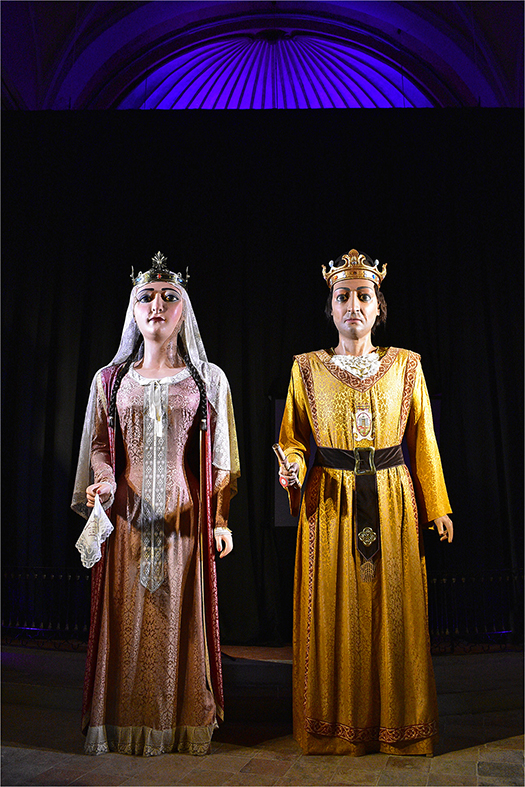 Els Gegants Vells de Súria, Sebastià i Bà rbara, després de l’acte de presentació del llibre 'Els Gegants de Migmón. L’odissea centenà ria dels Gegants Vells de Súria’ i de l’estrena de la seva restauració, a l’Església del Roser.