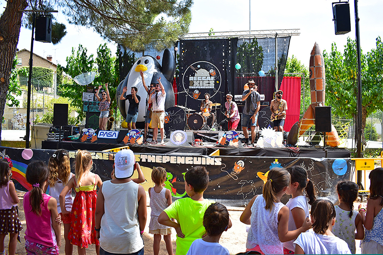 Actuació de The Penguins-'Reggae per xics’ dins del Festival Infantil de la Festa Major de Súria, al Parc Municipal Macary i Viader.