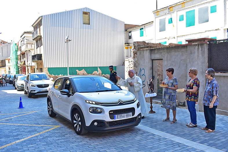 Benedicció de vehicles amb motiu de la diada de Sant Cristòfol, dins del programa de la Festa Major de Súria.