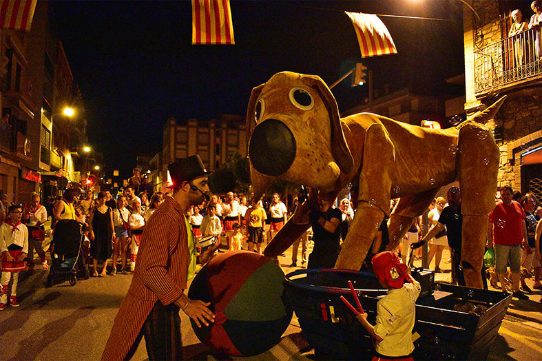 Personatges de la cercavila nocturna de la Festa Major de Súria.