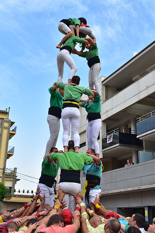 Castell de la colla castellera Castellers del Riberal durant la Trobada Castellera de la Festa Major de Súria.