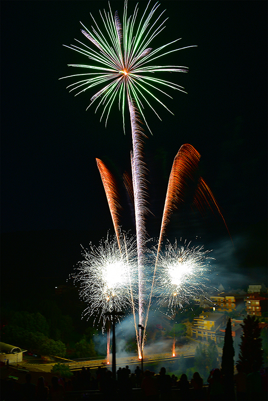 Imatge del castell de focs d’artifici de la Festa Major de Súria.
