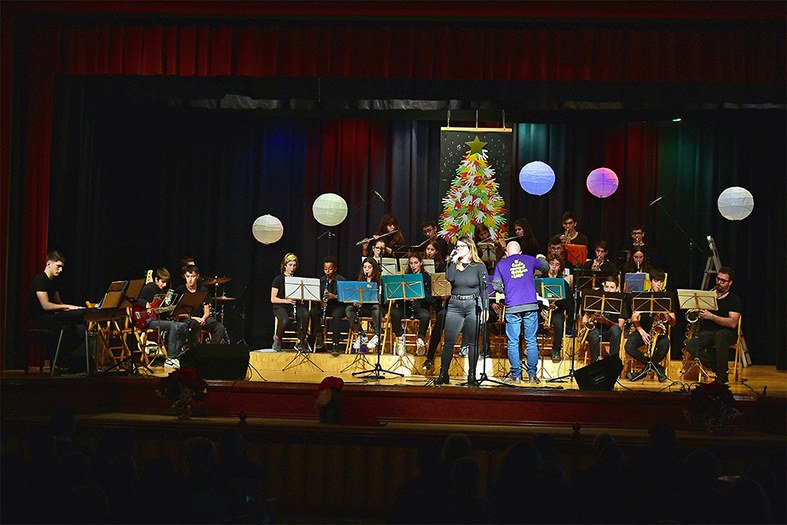 Concert de Nadal de l'Escola Municipal de Música, a la sala d'actes de la Residència Bell Repòs.