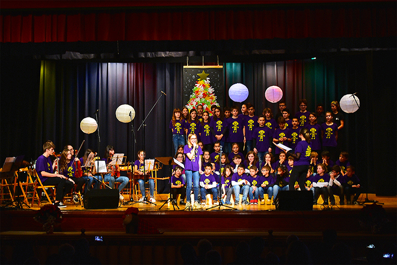 Concert de Nadal de l'Escola Municipal de Música, a la sala d'actes de la Residència Bell Repòs.