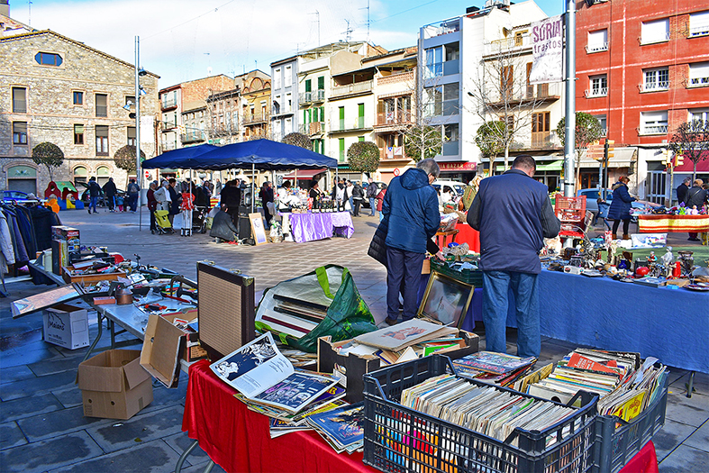 7è aniversari del mercat Súriatrastos a la plaça de la Serradora.