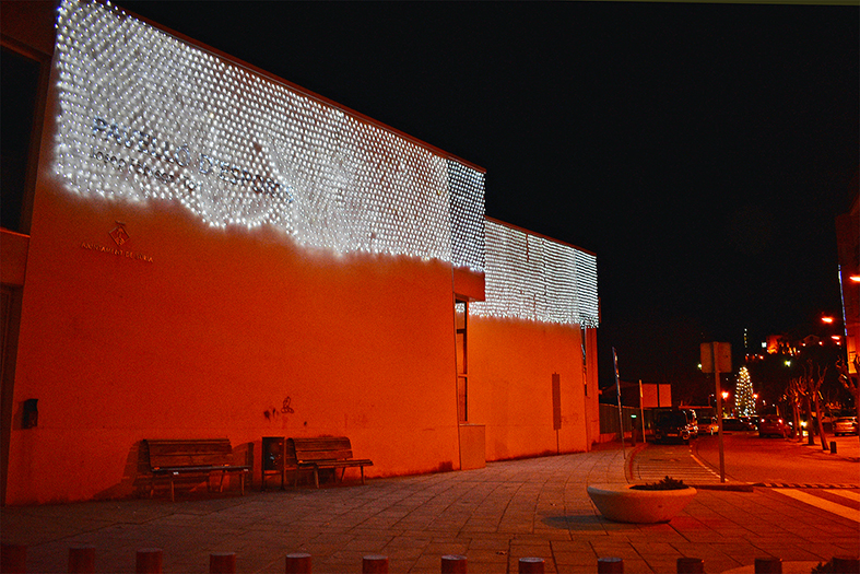 Il·luminació nadalenca al Pavelló Municipal d'Esports.