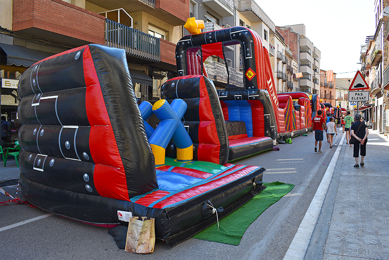 Pista americana a l’illa de vianants del centre urbà , dins del programa de la Festa Major.
