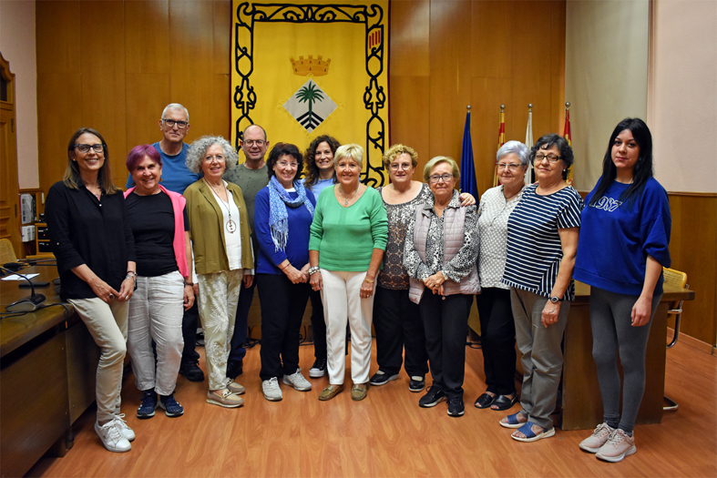 Curs 2022-23 - Membres del Consell Municipal de la Gent Gran, amb la regidora de Benestar Social, Olga Tena, i tÃ¨cniques municipals, desprÃ©s de lâ€™acte de presentaciÃ³ de la nova etapa del Consell, dins de la Setmana de la Gent Gran.