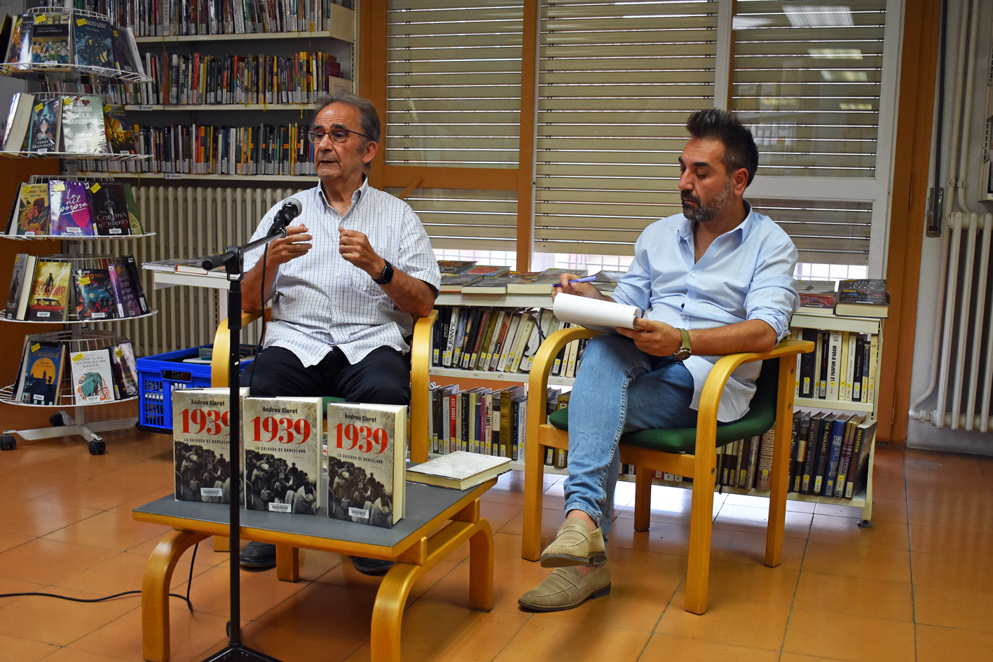 Dimecres 1 de juny de 2022 - Trobada del Club de Lectura de la Biblioteca PÃºblica amb l'escriptor Andreu Claret sobre la seva novelÂ·la '1939: La caiguda de Barcelona', amb el conductor de la tertÃºlia, Ramon Garcia.