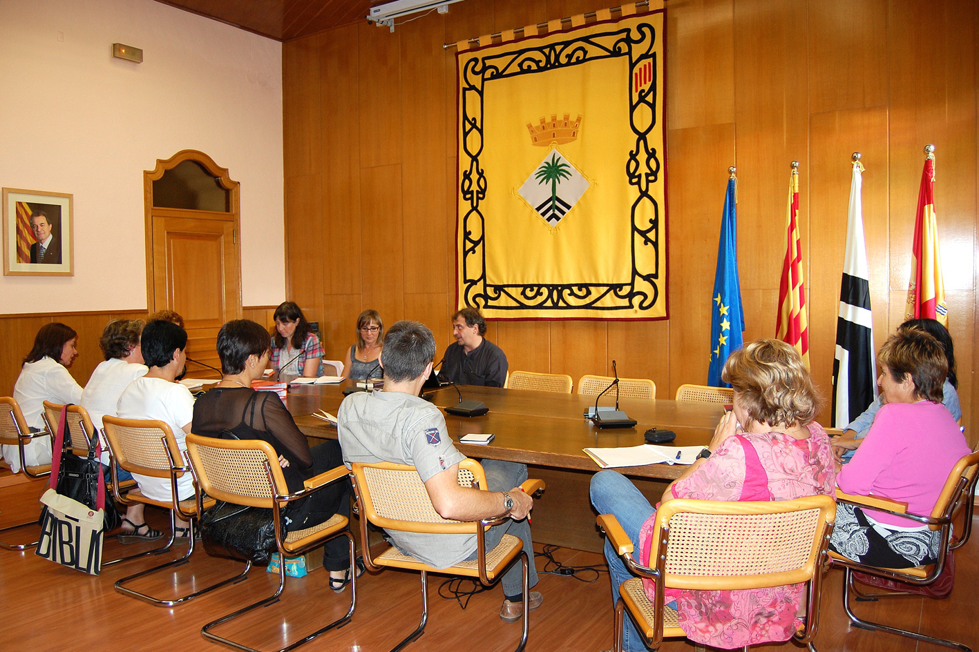 Dijous 13 d'octubre de 2011 - ReuniÃ³ del programa SÃºria Municipi Lector al salÃ³ de sessions de la Casa de la Vila.