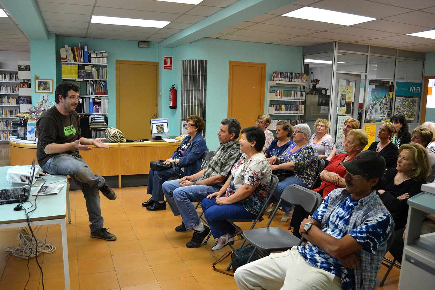 Dijous 9 de maig de 2013 - Xerrada de l'escriptor Pitus Robert, organitzada per la Biblioteca PÃºblica i l'Escola Municipai de FormaciÃ³ d'Adults, dins del programa SÃºria Municipi Lector.