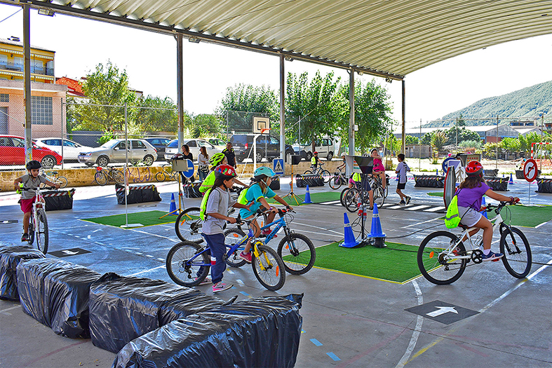 Circuit de seguretat viària a les Pistes de l'Escorxador, dins de les activitats de la Setmana de la Mobilitat a Súria.