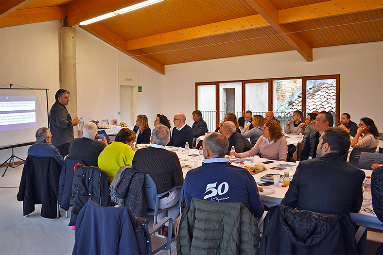 Reunió de presidents d'associacions empresarials dels polígons del Bages, celebrada recentment a l'edifici d'El Casinet del Poble Vell.