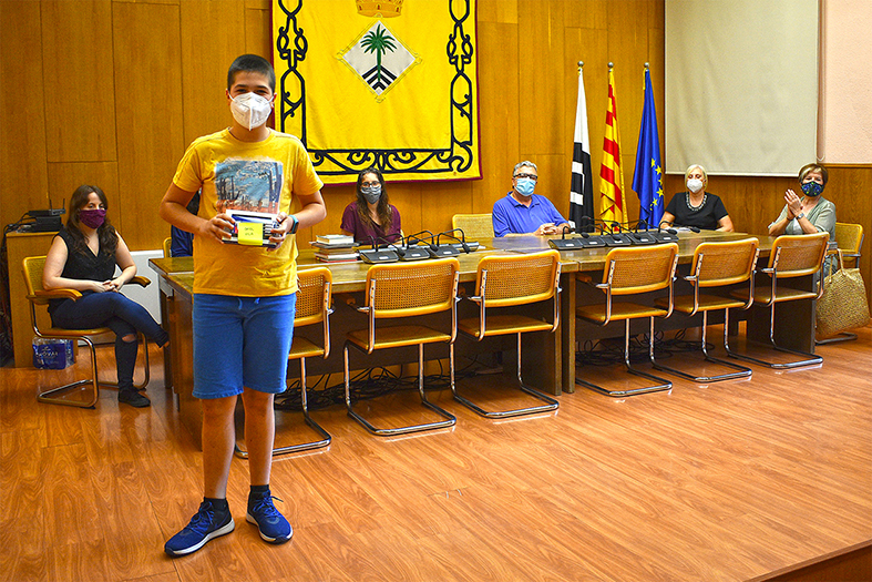 Guanyador de la categoria de 1r-2n d'ESO de dibuix del concurs infantil 'Sant Jordi a casa', convocat per l'Ajuntament de Súria i la Biblioteca Pública.