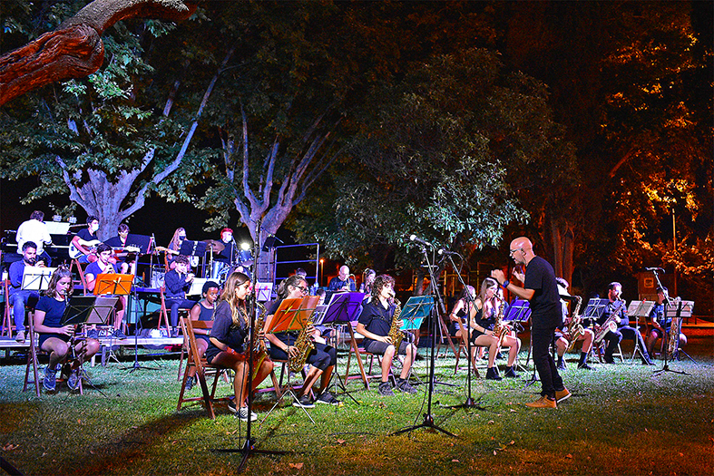 Concert de la Jazz Band de les Escoles Municipals de Música de Súria i de Navàs, amb els músics Guillermo Calliero i Federico Mazanti, al Parc Municipal Macary i Viader, dins del programa de la Festa Major de Súria.