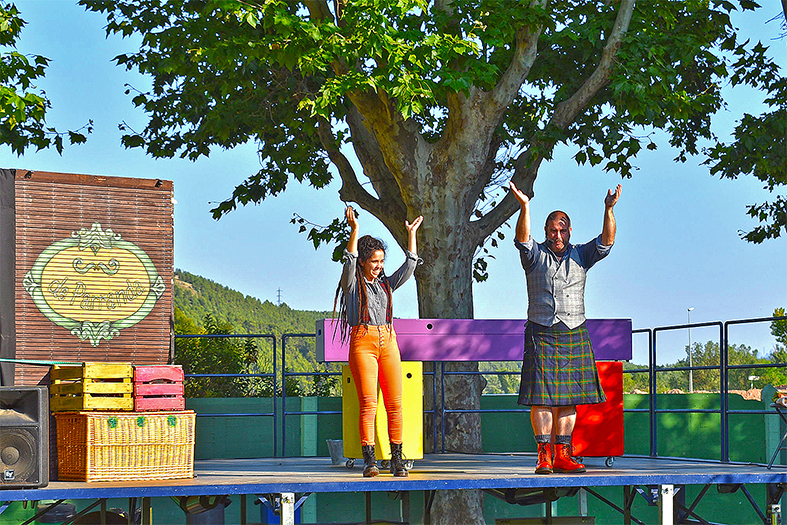 Espectacle infantil de la companyia De Parranda al Parc Municipal Macary i Viader, dins del programa de la Festa Major de Súria.