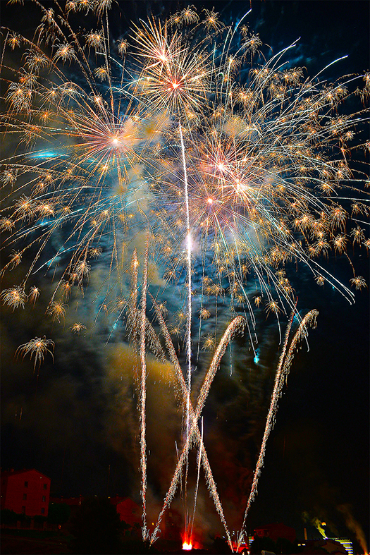 Imatge del castell de focs de la Festa Major de Súria.
