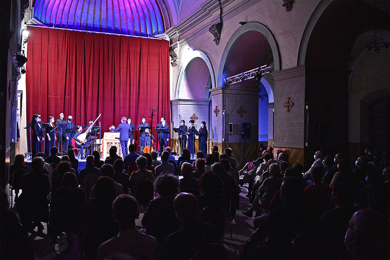 Imatge del concert de l'Ensemble O Vos Omnes a l'Església del Roser, dins de les activitats d'Espurnes Barroques.