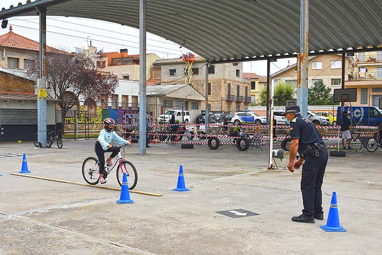 Activitat del parc mòbil Setmana d'Educació per la Mobilitat Segura, a les Pistes de l'Escorxador.