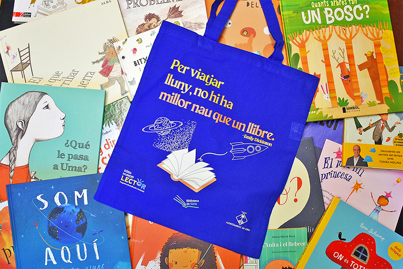Mostra de llibres i bossa de Maletes Viatgeres per als centres d'ensenyament, dins del programa Súria Municipi Lector.