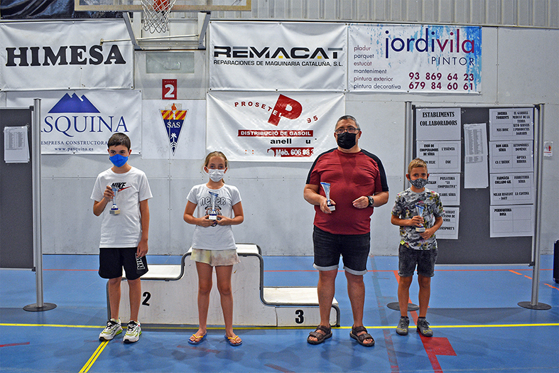 Lliurament dels guardons del 1r Torneig d'Escacs Actius-Memorial Joaquim Català, al Pavelló Municipal d'Esports.