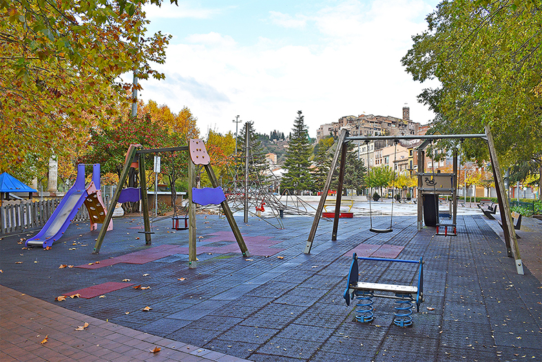 Imatge actual del parc infantil de la plaça de Sant Joan.