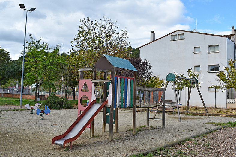 Imatge actual del parc infantil del barri de Joncarets.