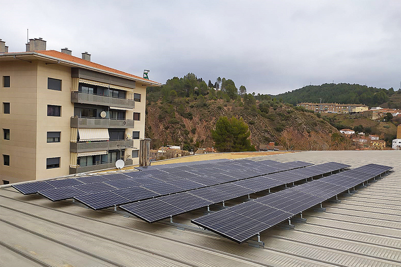 L'Escola Salipota disposa d'una planta de panells solars, arran d'un projecte demanat per l'Ajuntament a la Diputació