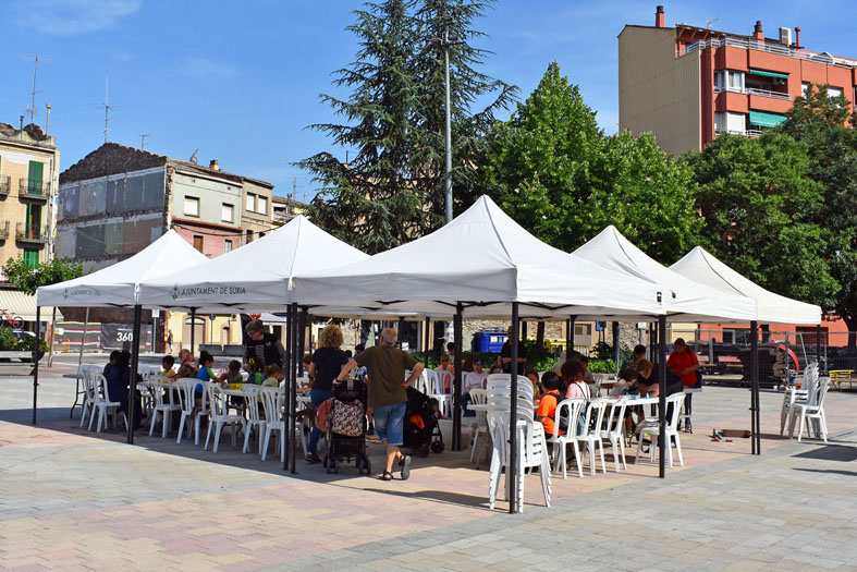 Activitats del Dia Internacional del Joc a Súria, a la plaça de Sant Joan.