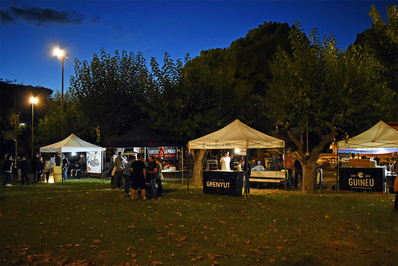 Parades de la fira de la cervesa de la Festa de la Tardor-Octoberfest Súria, al Parc Municipal Macary i Viader.