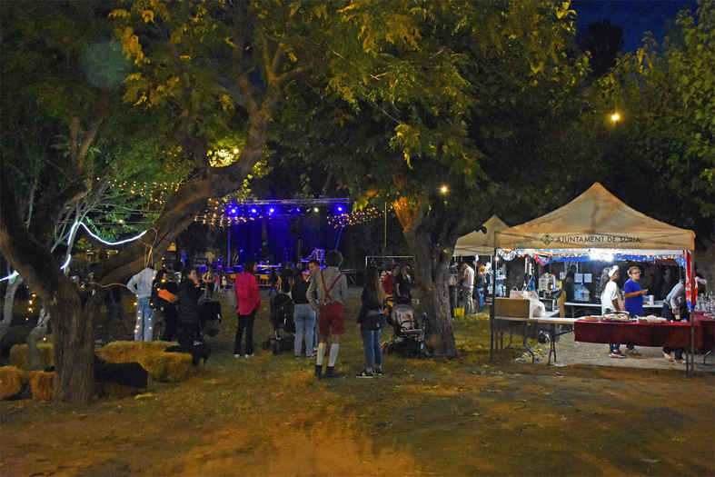 Imatge d'ambient de la Festa de la Tardor-Octoberfest Súria, al Parc Municipal Macary i Viader.