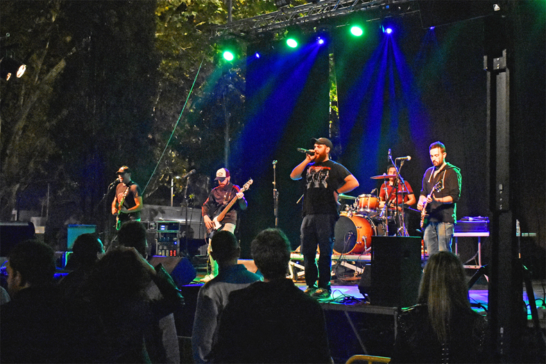 Imatge d'un dels concerts de la Festa de la Tardor-Octoberfest Súria, al Parc Municipal Macary i Viader.