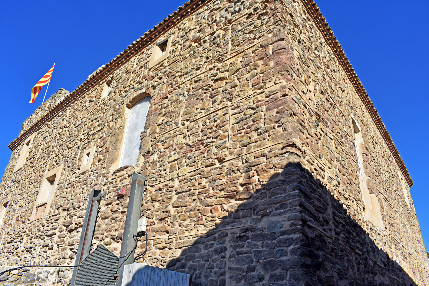 Acaben les obres de consolidació de dues façanes del Castell i obertura del sobreabsis de l'Església del Roser