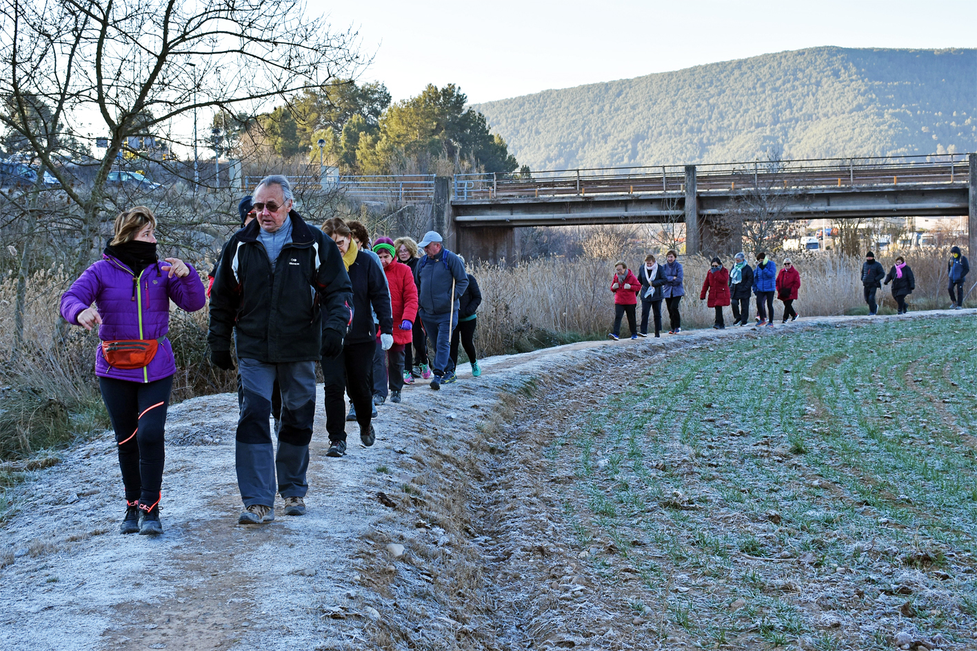 Participants en la caminada a la Font de Paraigua, dins del programa d'activitats de l'Escola de Salut.