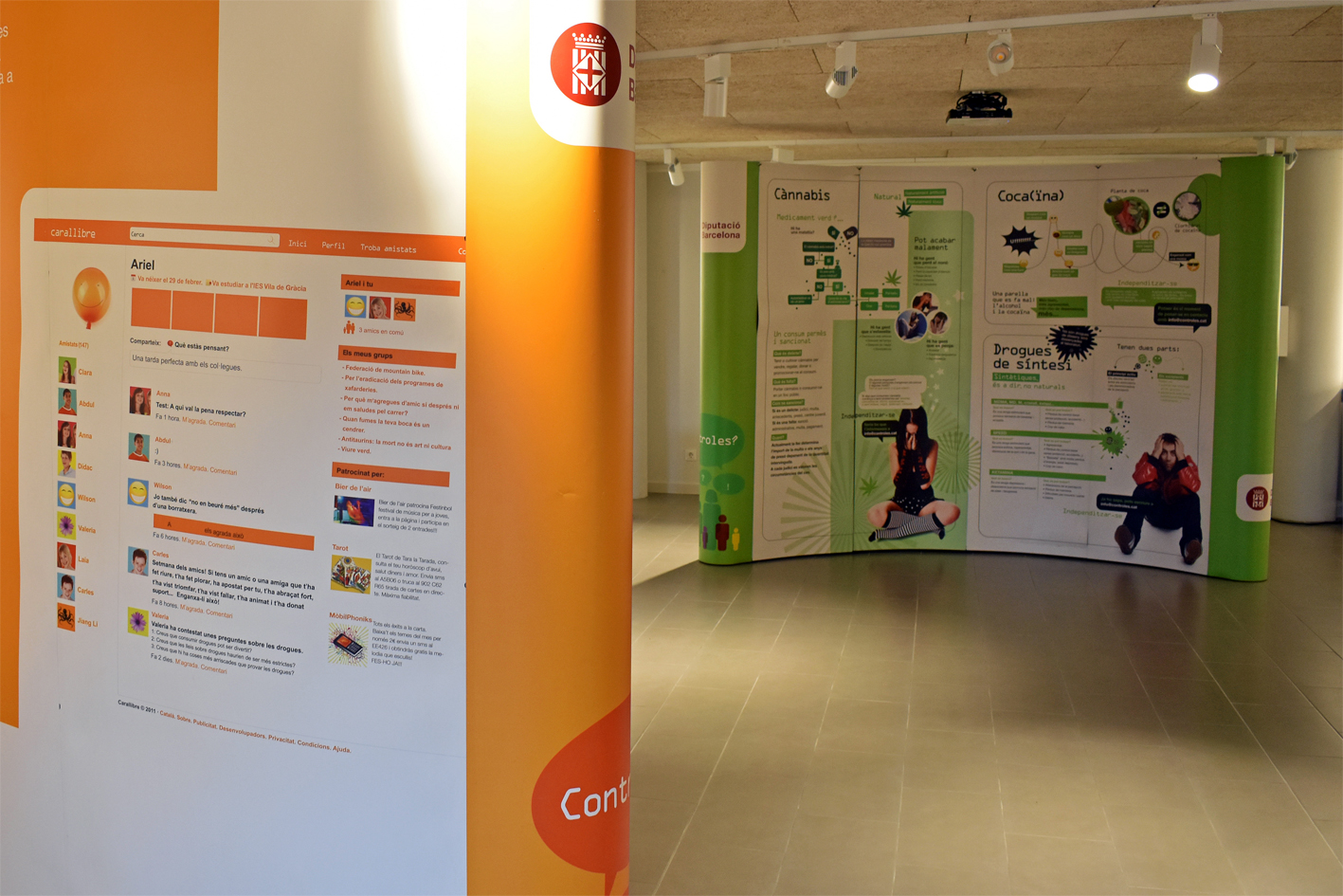 Plafons de l'exposició 'Controles?' sobre els riscos de les drogues i la prevenció del consum, organitzada per la Diputació de Barcelona i l'Ajuntament de Súria, a Cal Balaguer del Porxo.