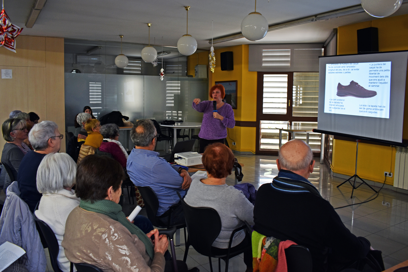 Dijous 23 de febrer de 2023 - Xerrada sobre podologia a cÃ rrec de la podÃ²loga surienca NÃºria Simon, dins del programa d'activitats de la 1a Escola de Salut, a L'Esplai.