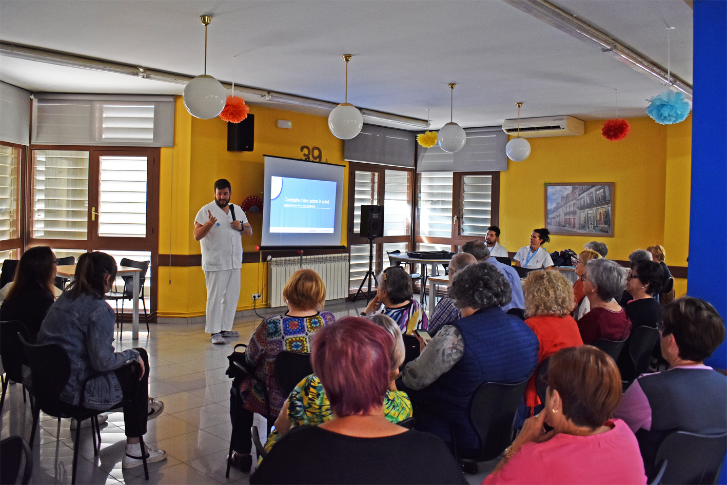 Dijous 11 de maig de 2023 - Xerrada sobre els mites de la salut, dins del programa d'activitats de la 1a Escola de Salut, a L'Esplai.