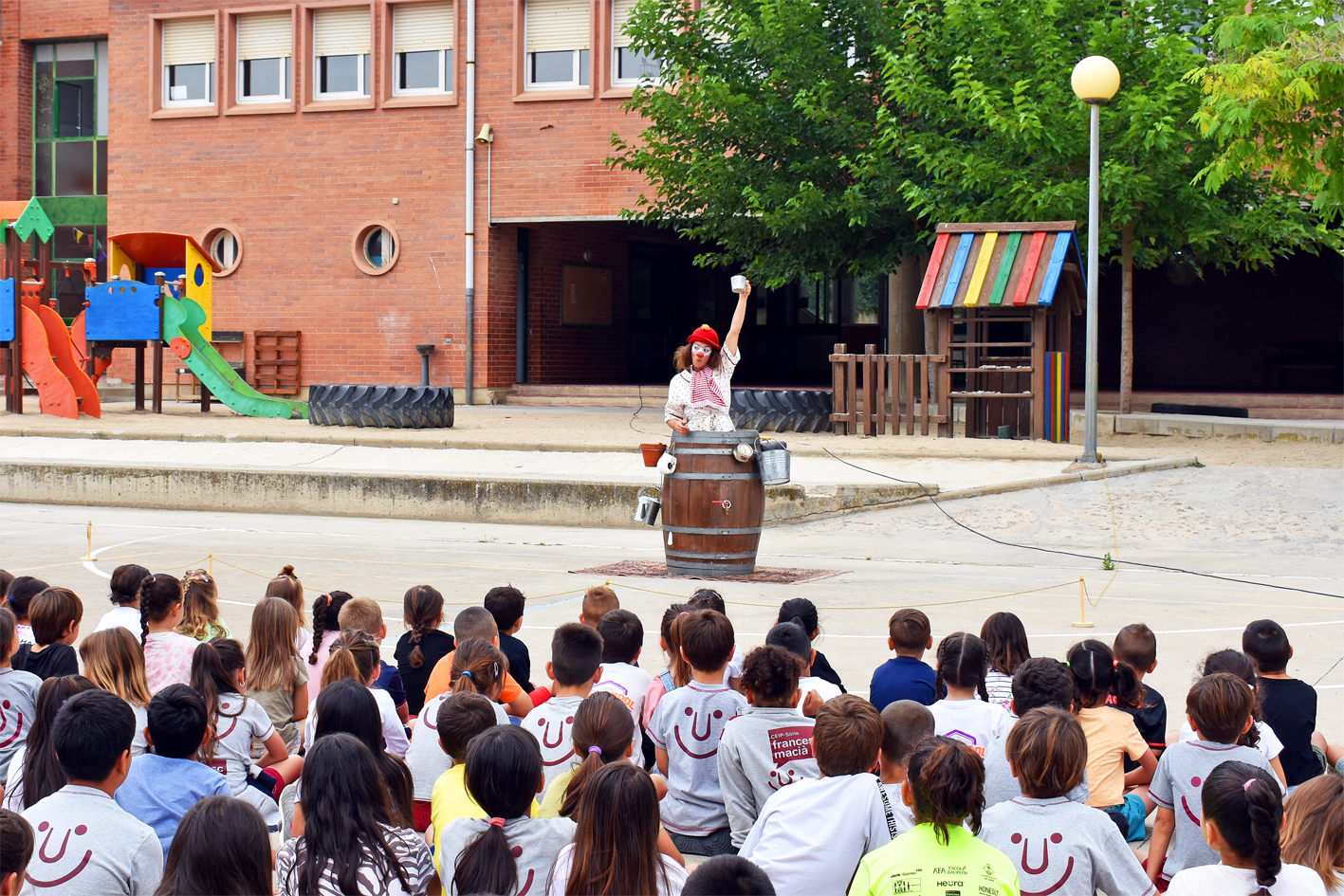 Espectacle de cloenda del projecte d'estalvi energètic 50/50 a l'Escola Francesc Macià.
