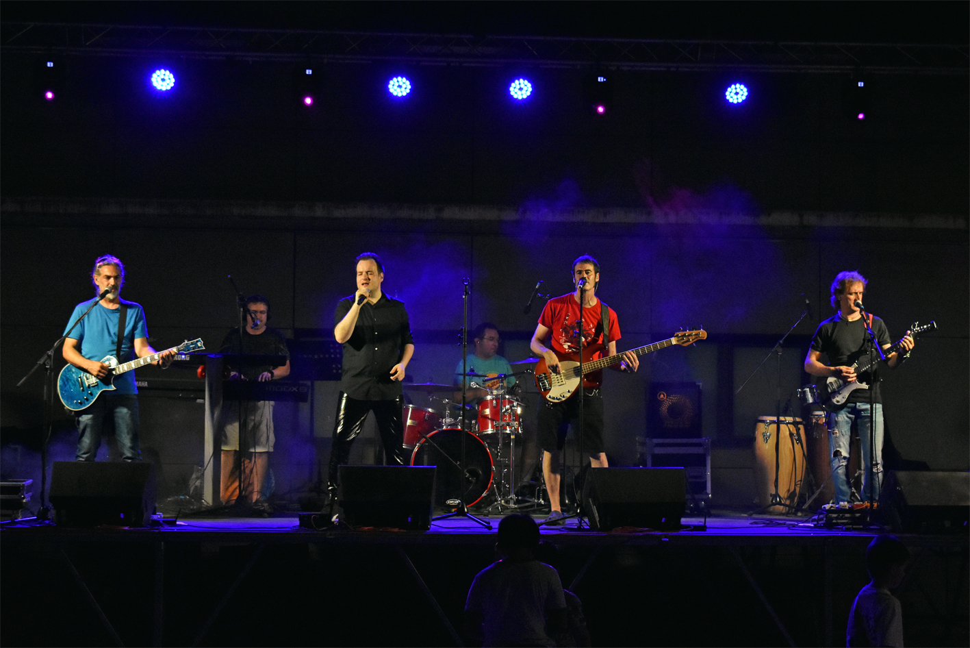 ActuaciÃ³ de Spinoff a la plaÃ§a de la Serradora en el cicle de concerts 'Animats' de grups musicals locals, dins de la Festa Major de SÃºria 2023.