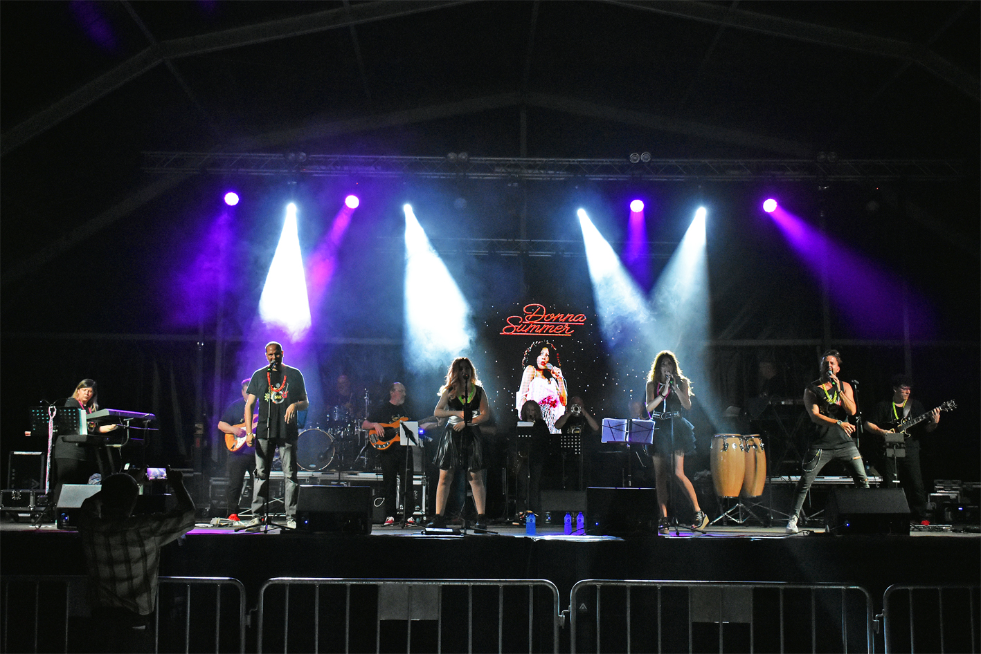Concert de nit amb el grup 555 Project a la plaÃ§a de Sant Joan, dins de la Festa Major de SÃºria 2023.
