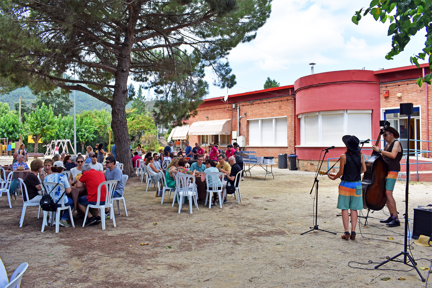 Vermut Musical al Parc Municipal Macary i Viader amb el duet Boopy's Love, dins de la Festa Major de SÃºria 2023. 