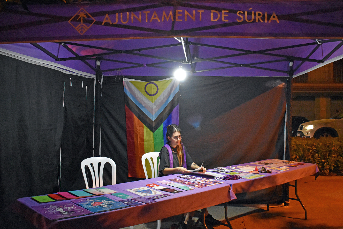 Parada informativa del Punt Lila a la plaÃ§a de Sant Joan durant la Festa Major de SÃºria 2023.