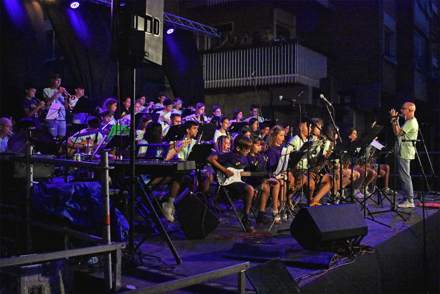 Concert de la JazzBand Navàs-Súria, amb la col·laboració de l'Orquestra Diabòlica de l'Escola Municipal de Música, al davant de la Casa de la Vila, dins de la Festa Major de Súria 2023.