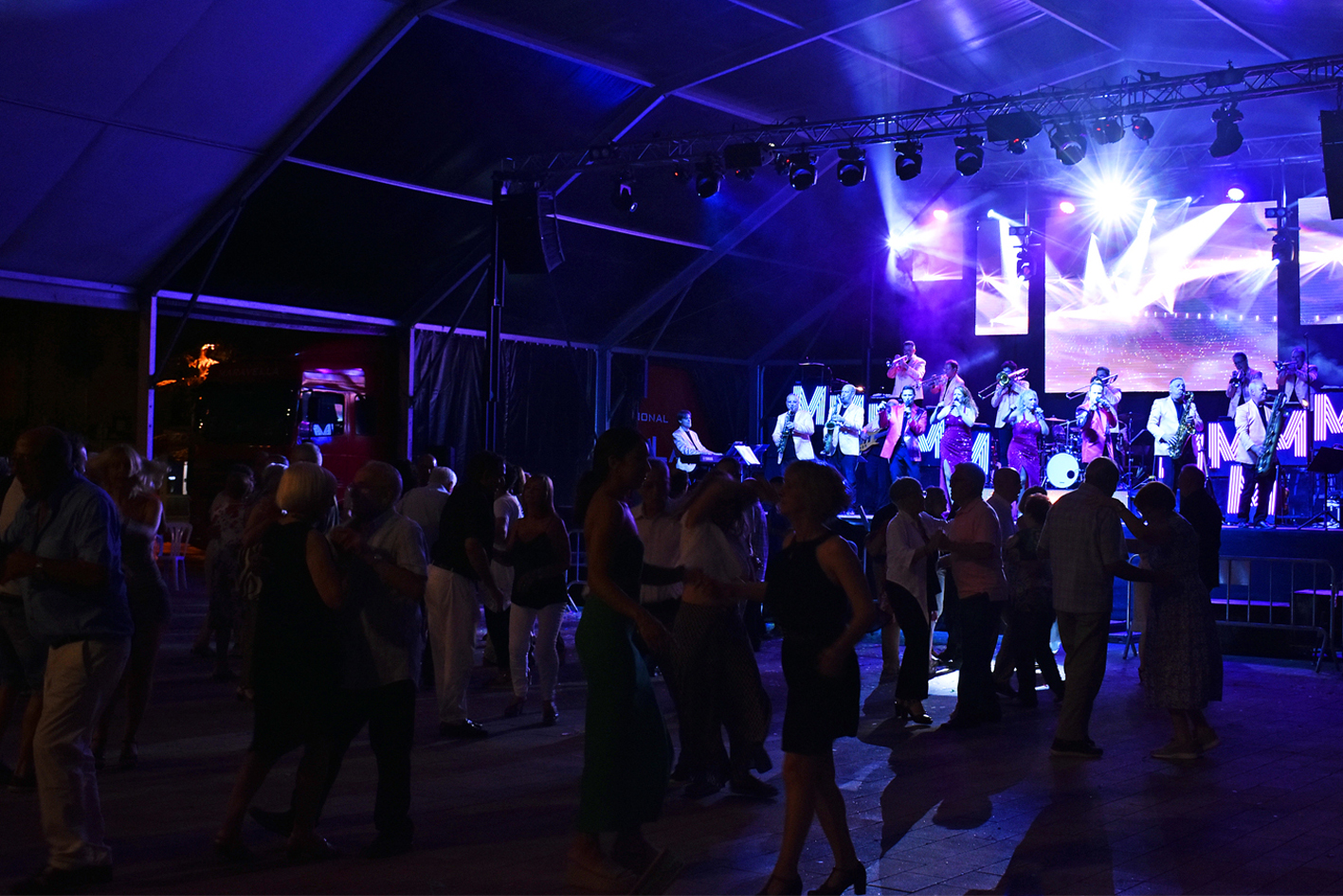 Ball de nit a cÃ rrec de lâ€™Orquestra Maravella, dins de la Festa Major de SÃºria 2023.