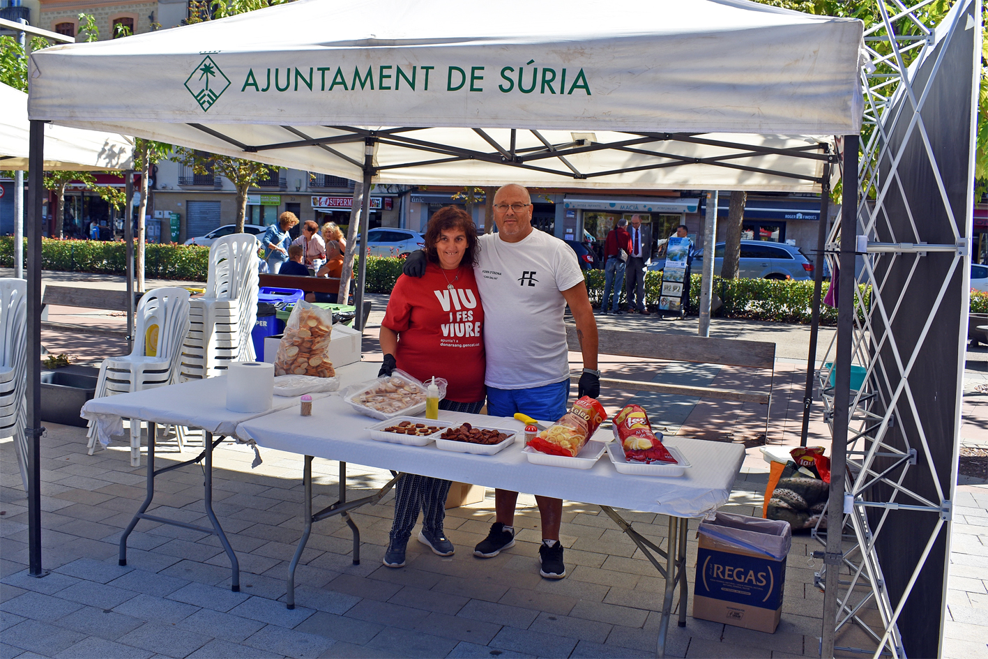 Estand participant en la Marató de Donació de Sang de Súria, a la plaça de Sant Joan.