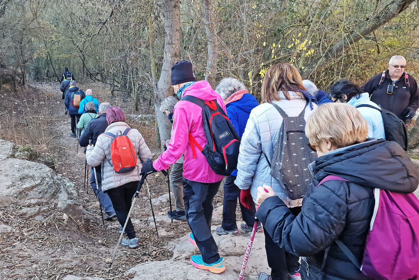 Divendres 15 de desembre de 2023 - Imatge de la caminada fora vila al Gorg de les Escaletes, dins de la 2a ediciÃ³ de l'Escola de Salut de SÃºria (foto: Centre Excursionista de SÃºria).